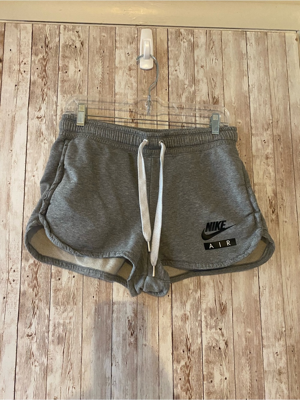 Nike Air Women's Gray Athletic Shorts Size Medium Pockets